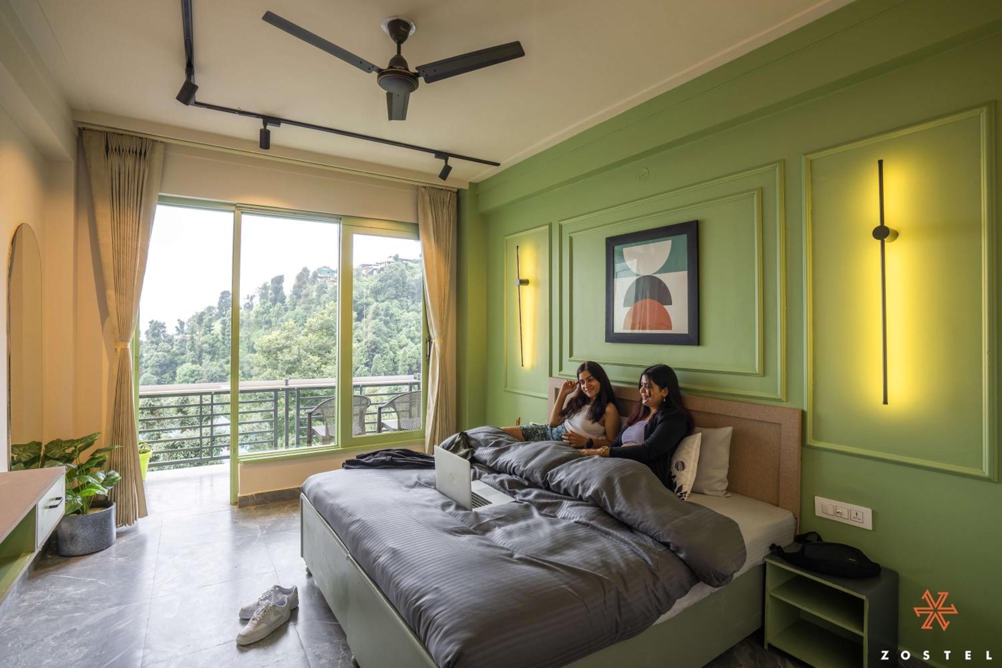 Zostel Dharamkot Hostel McLeod Ganj Exterior foto